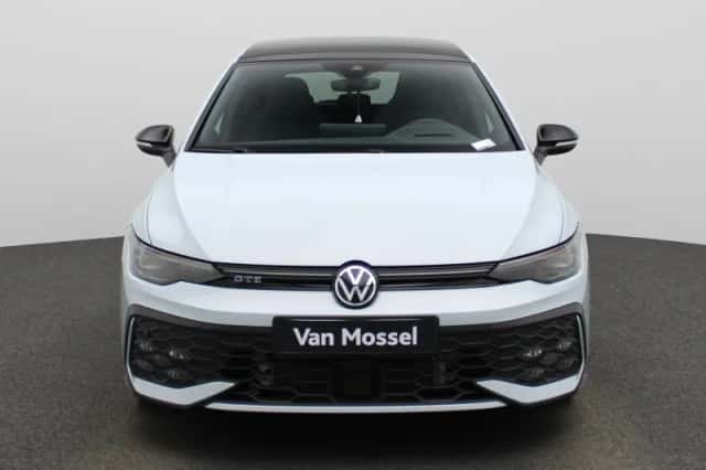 Volkswagen Golf (2025) thumbnail 3