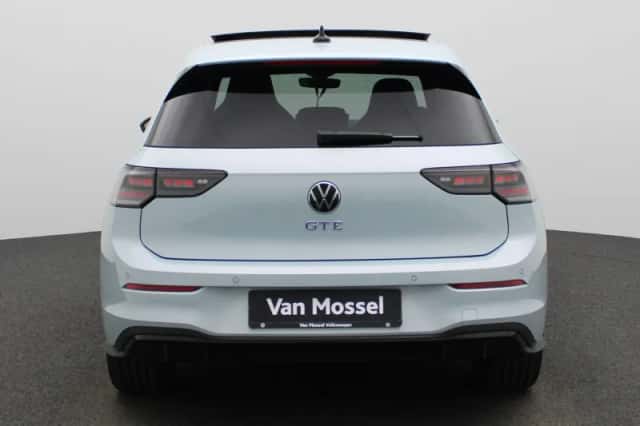 Volkswagen Golf (2025) thumbnail 5