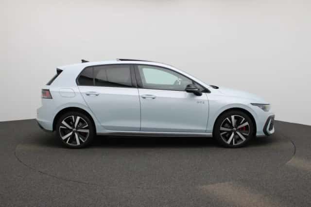Volkswagen Golf (2025) thumbnail 6