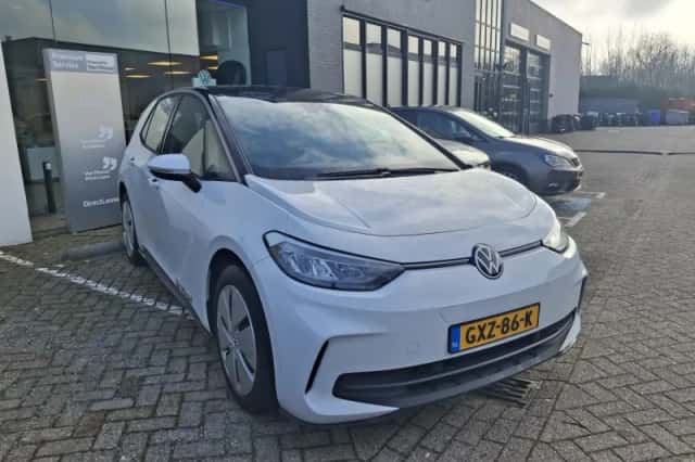 Volkswagen ID.3 (2024) thumbnail 3