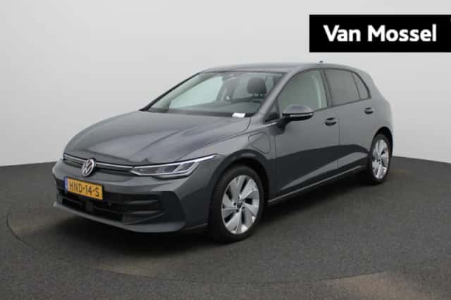 Volkswagen Golf (2025) thumbnail 1