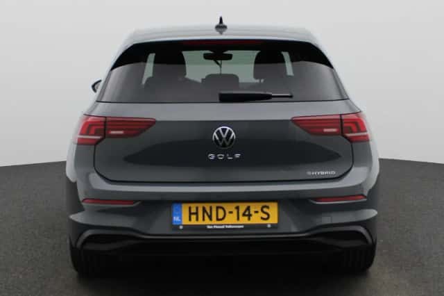 Volkswagen Golf (2025) thumbnail 5