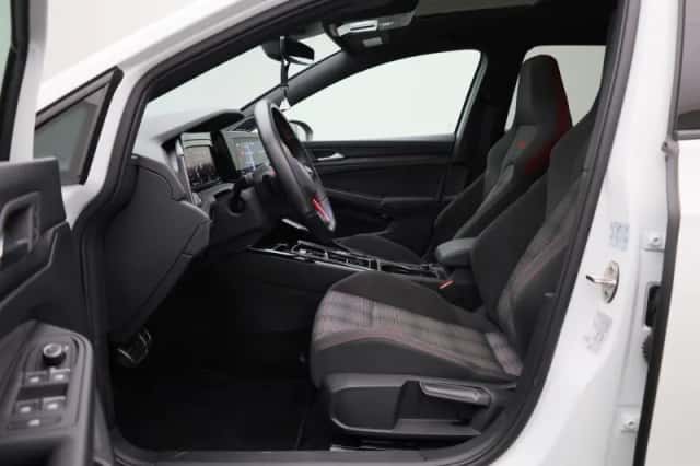 Volkswagen Golf (2023) thumbnail 11