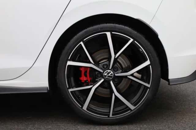 Volkswagen Golf (2023) thumbnail 13