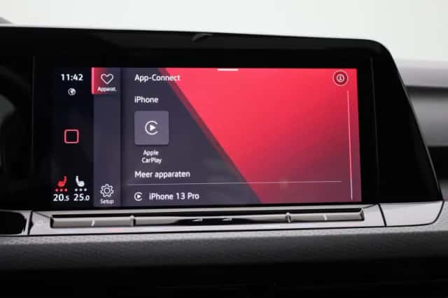 Volkswagen Golf (2023) thumbnail 25