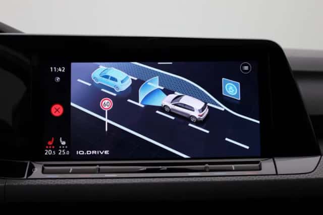 Volkswagen Golf (2023) thumbnail 27