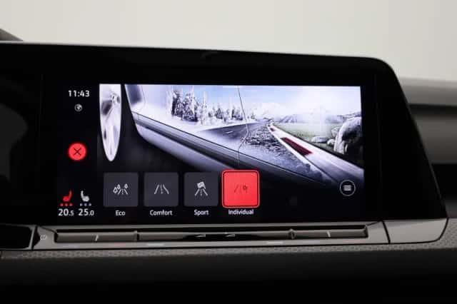Volkswagen Golf (2023) thumbnail 32