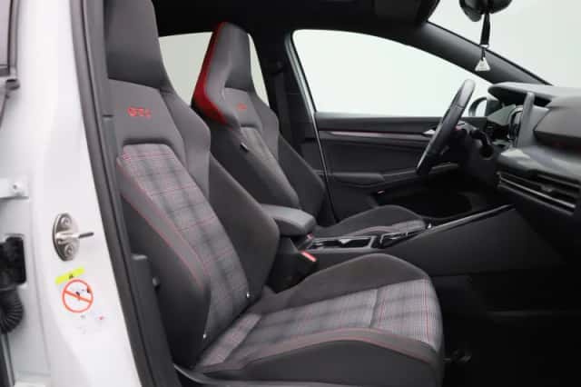 Volkswagen Golf (2023) thumbnail 39