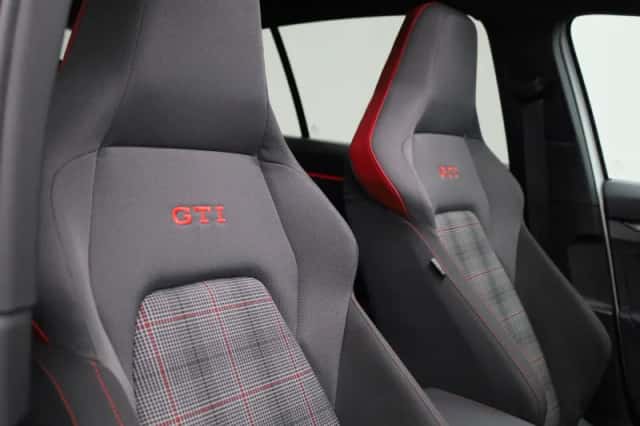 Volkswagen Golf (2023) thumbnail 40