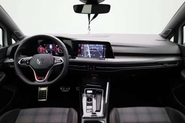 Volkswagen Golf (2023) thumbnail 43