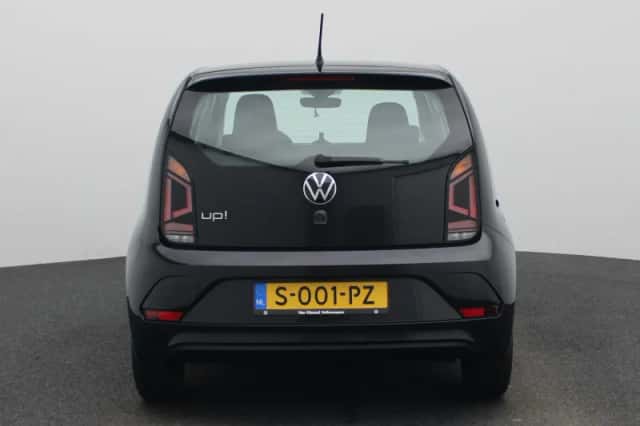 Volkswagen Up! (2023) thumbnail 5