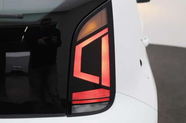 Volkswagen Up! (2021) thumbnail 26