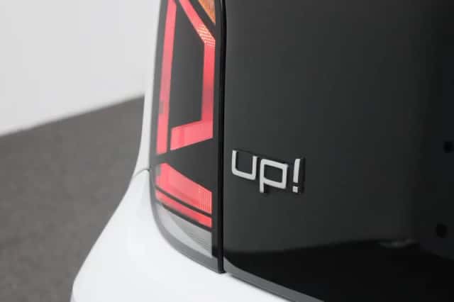 Volkswagen Up! (2021) thumbnail 28