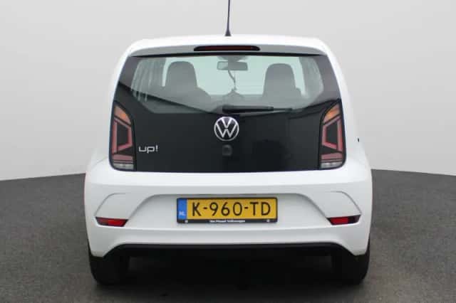 Volkswagen Up! (2021) thumbnail 5