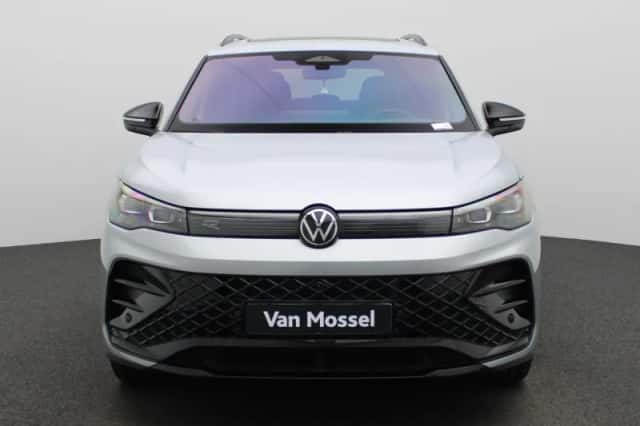 Volkswagen Tiguan (2025) thumbnail 3