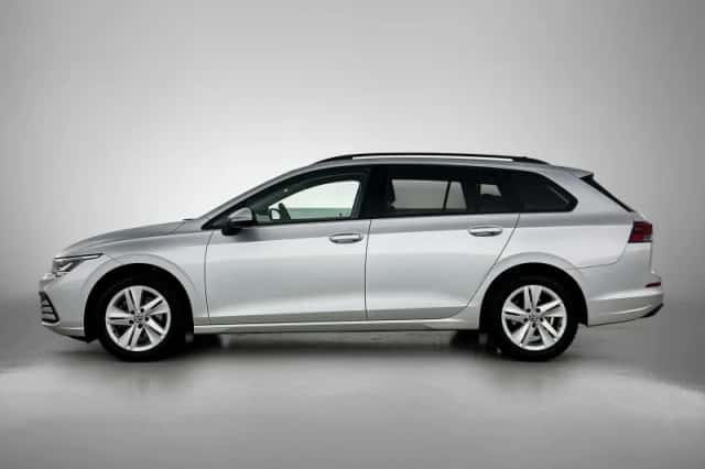 Volkswagen Golf (2021) thumbnail 2