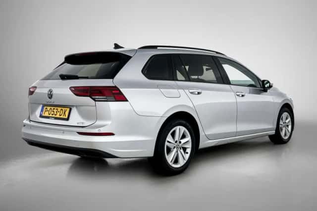 Volkswagen Golf (2021) thumbnail 4