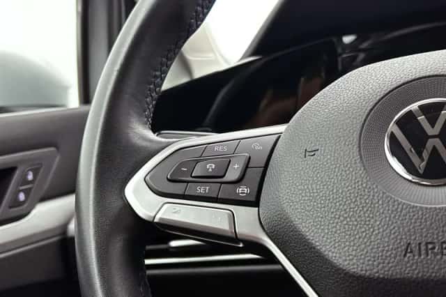 Volkswagen Golf (2021) thumbnail 6