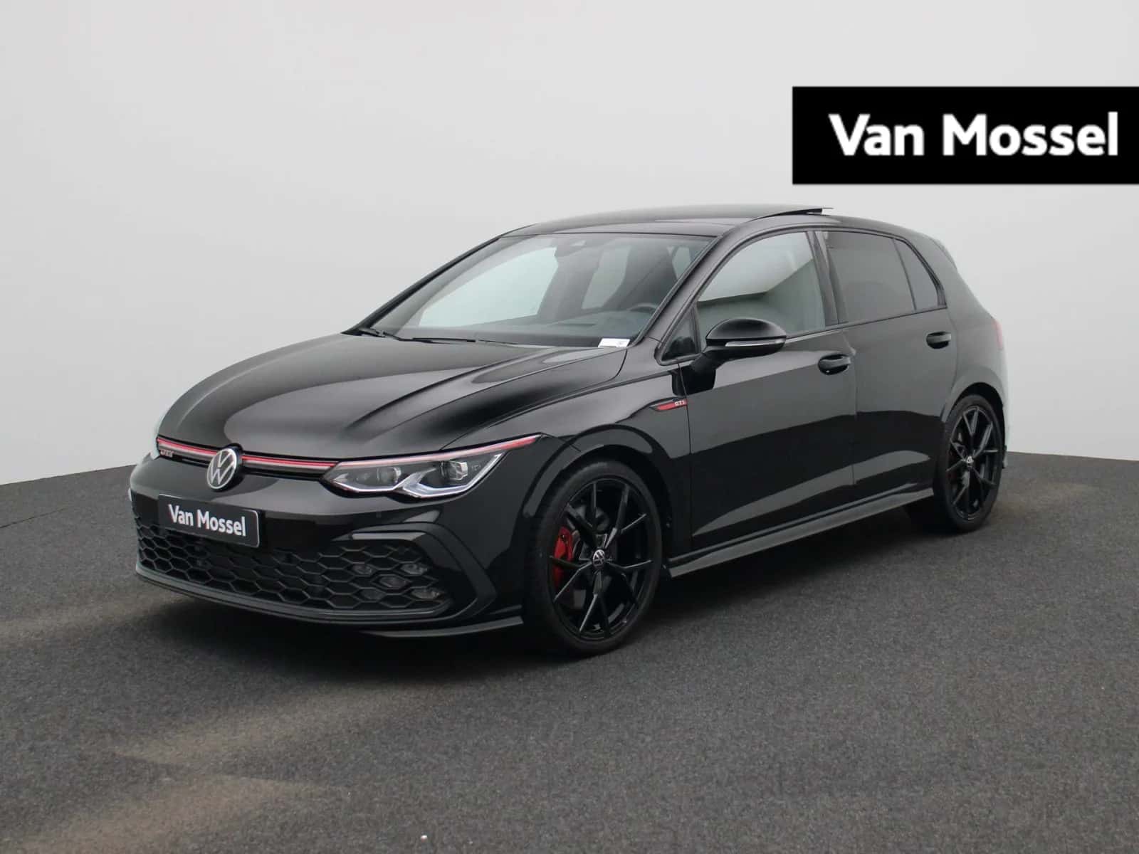Volkswagen Golf (2022) — foto 1