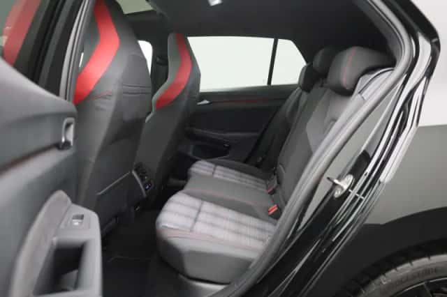 Volkswagen Golf (2022) thumbnail 12