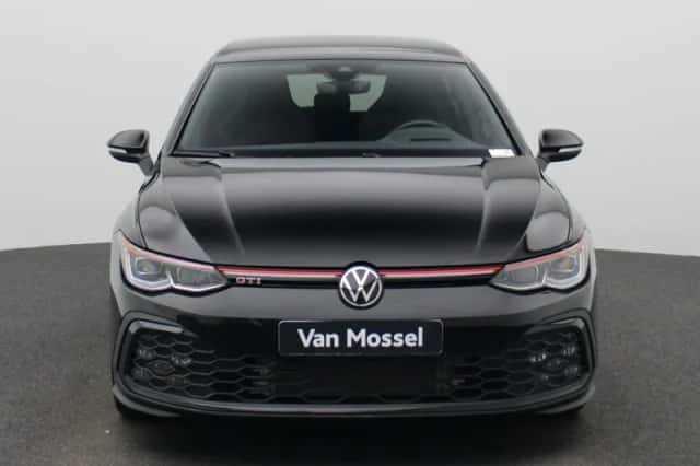 Volkswagen Golf (2022) thumbnail 3