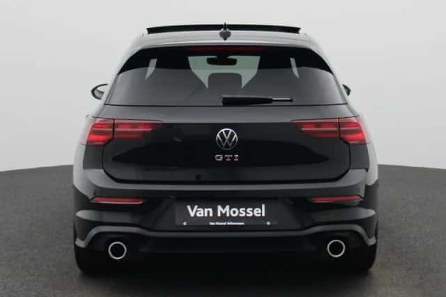 Volkswagen Golf (2022) thumbnail 5
