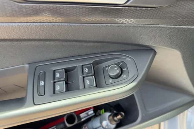Volkswagen Golf (2022) thumbnail 16
