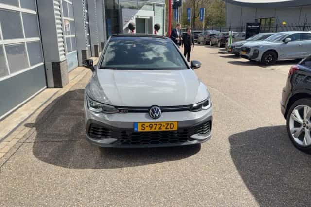 Volkswagen Golf (2022) thumbnail 6