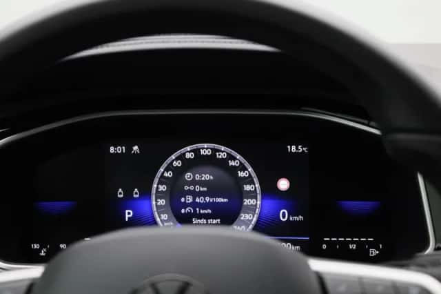 Volkswagen T-Roc (2025) thumbnail 8