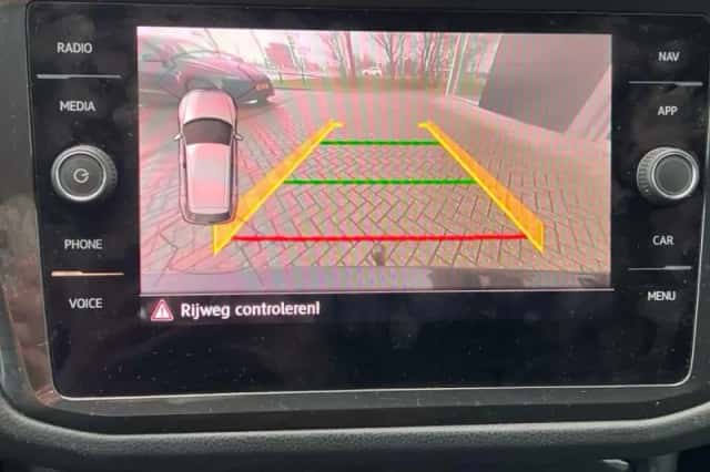 Volkswagen Tiguan (2019) thumbnail 15