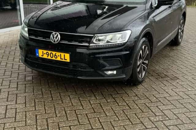 Volkswagen Tiguan (2019) thumbnail 8
