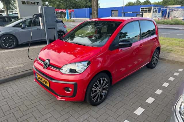Volkswagen Up! (2022) thumbnail 2