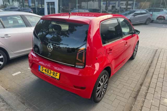 Volkswagen Up! (2022) thumbnail 4