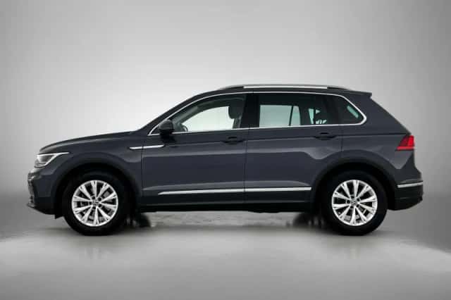 Volkswagen Tiguan (2021) thumbnail 2