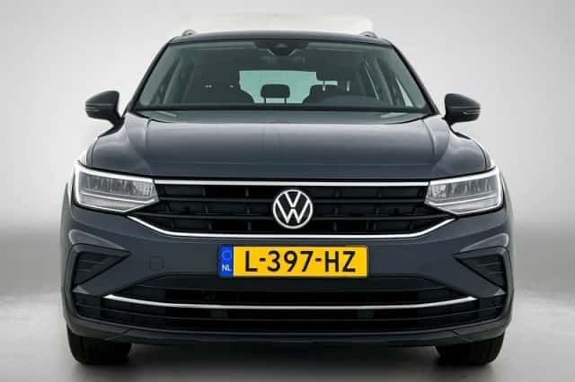 Volkswagen Tiguan (2021) thumbnail 5