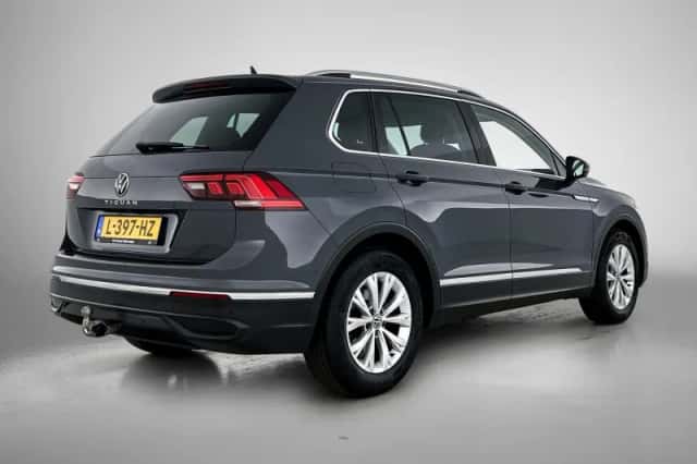 Volkswagen Tiguan (2021) thumbnail 4