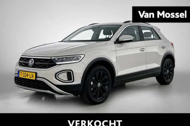 Volkswagen T-Roc (2023) thumbnail 1