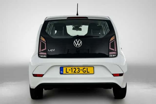 Volkswagen Up! (2021) thumbnail 3