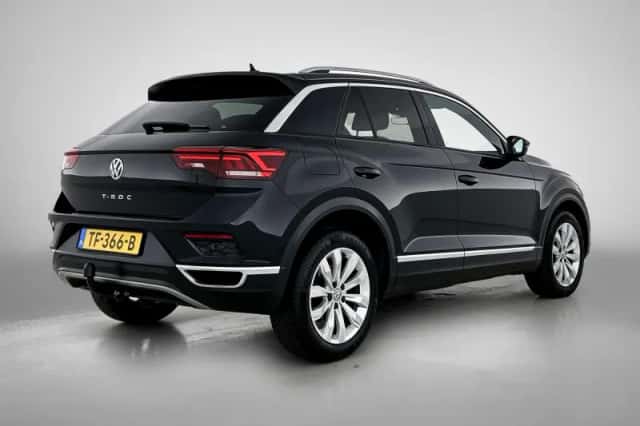 Volkswagen T-Roc (2018) thumbnail 4