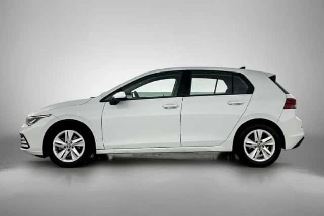 Volkswagen Golf (2021) thumbnail 2