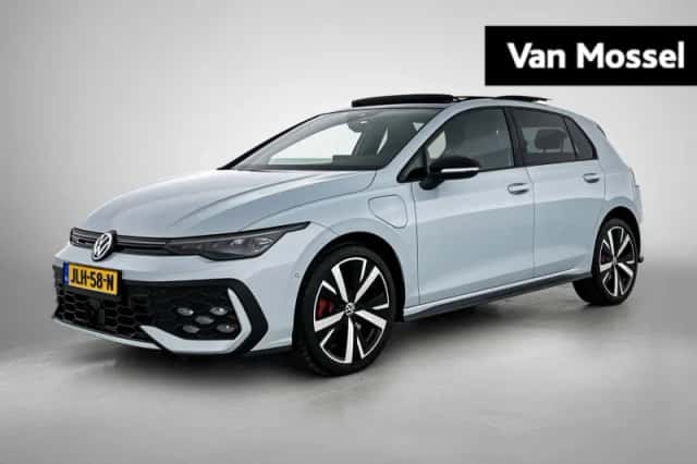 Volkswagen Golf (2025) thumbnail 1
