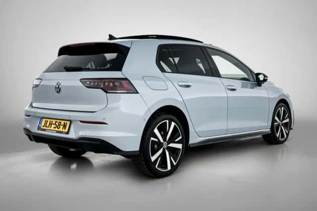 Volkswagen Golf (2025) thumbnail 4
