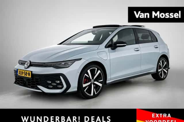 Volkswagen Golf (2025) thumbnail 1