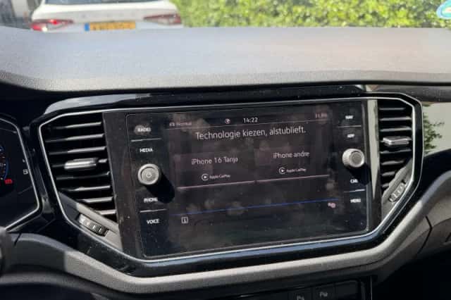 Volkswagen T-Roc (2021) thumbnail 6