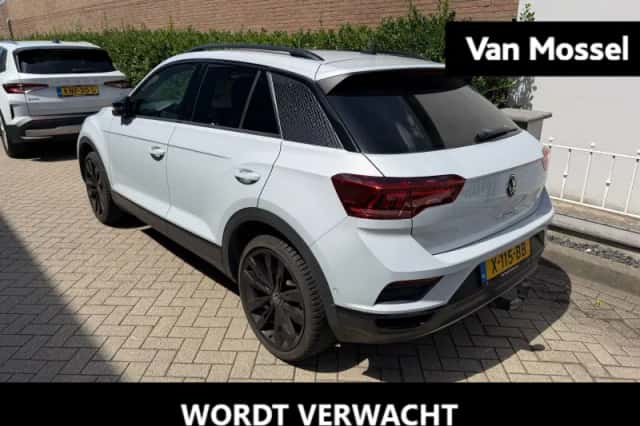 Volkswagen T-Roc (2021) thumbnail 1
