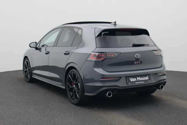 Volkswagen Golf (2025) thumbnail 2