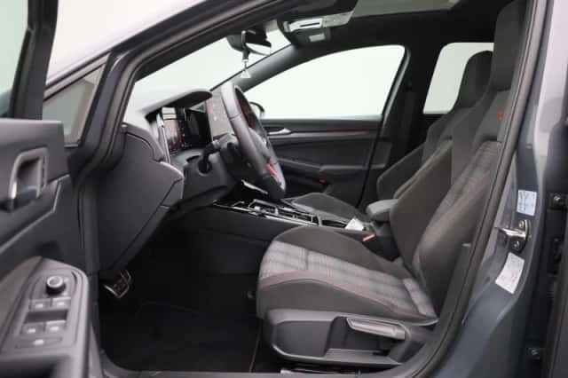 Volkswagen Golf (2025) thumbnail 11