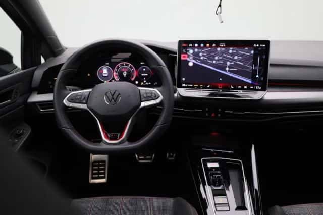 Volkswagen Golf (2025) thumbnail 7