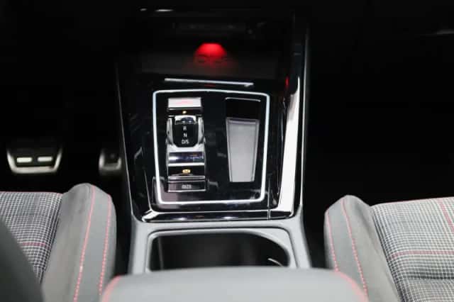Volkswagen Golf (2025) thumbnail 10