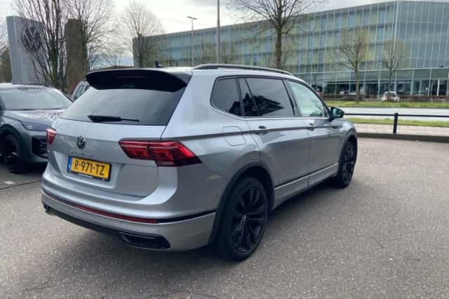 Volkswagen Tiguan (2022) thumbnail 5